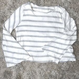 Bobeau NWOT Super Soft Cozy Petite Light Nautical Sweater Bell Sleeves Size LP